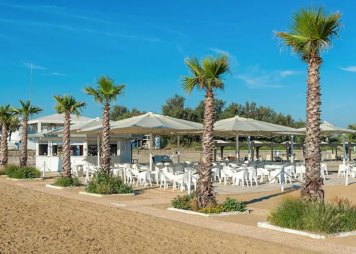3 Bedroom Gorgeous In Albarella Ro *
