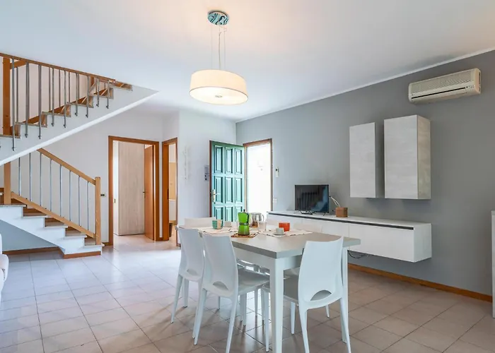 3 Bedroom Gorgeous In Albarella Ro Lägenhet *