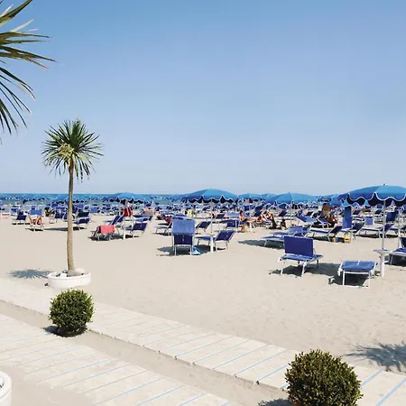 3 Bedroom Gorgeous In Albarella Ro *