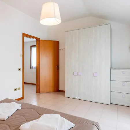 3 Bedroom Gorgeous In Albarella Ro Apartament Albarella Island