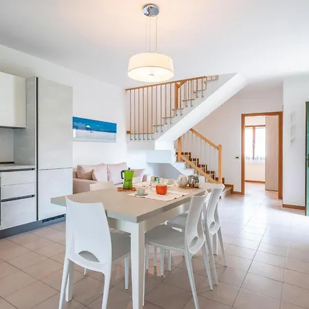 アパート 3 Bedroom Gorgeous In Albarella Ro